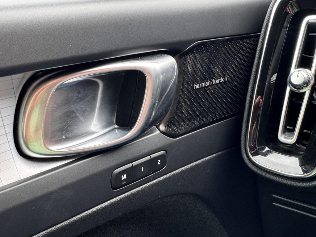 Volvo XC40 1.5 t4 plug-in hybrid plus dark | trekhaak | harman/kardon | win
