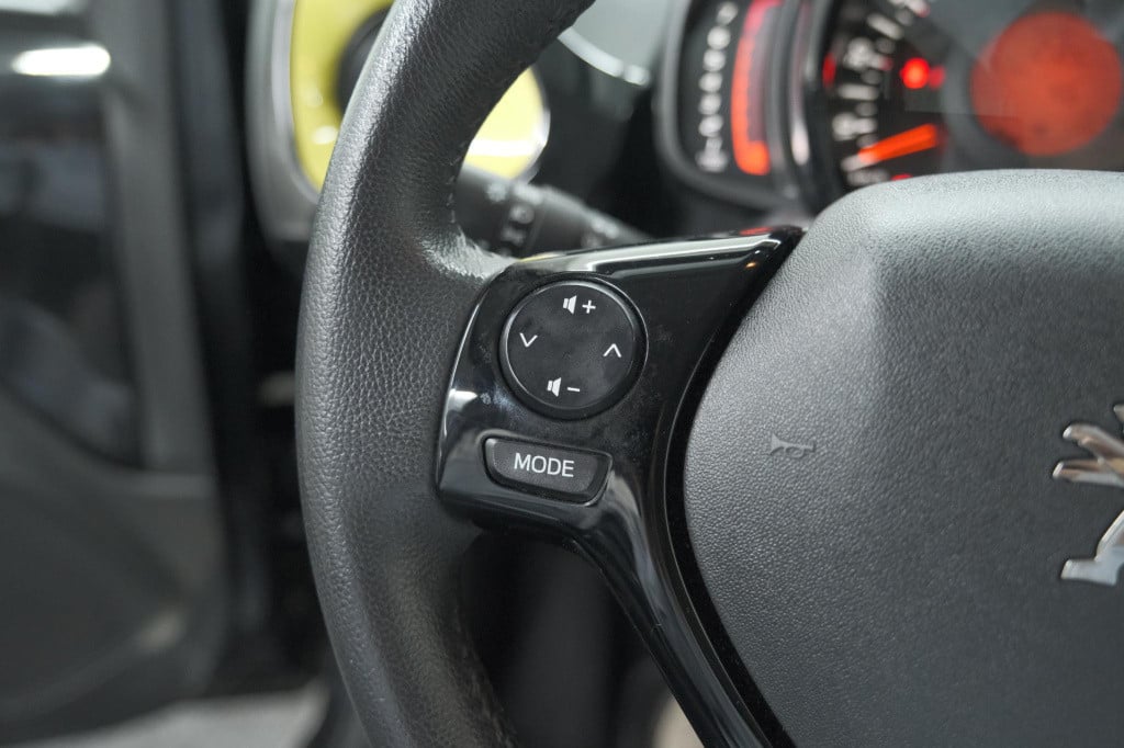 Peugeot 108 1.0 e-vti collection top! | elektrisch vouwdak | apple carplay 