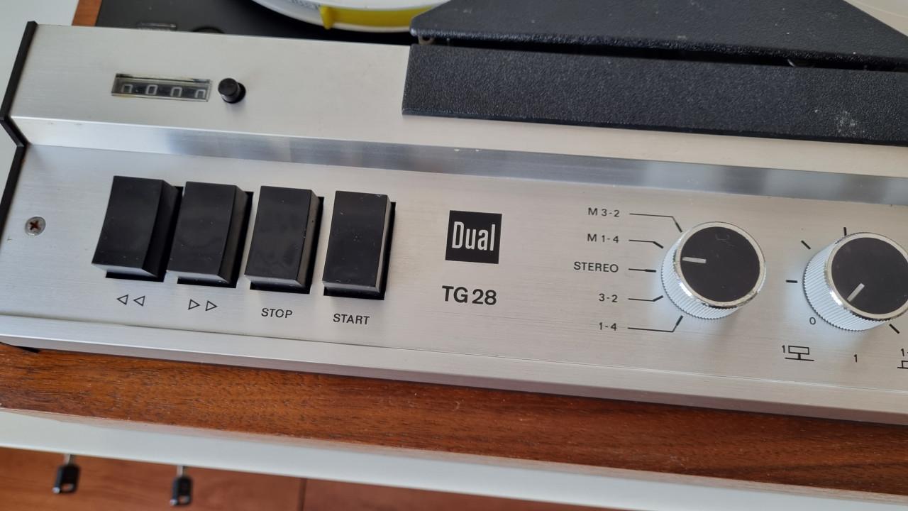 Dual TG 28 CV Tape deck bandrecorder