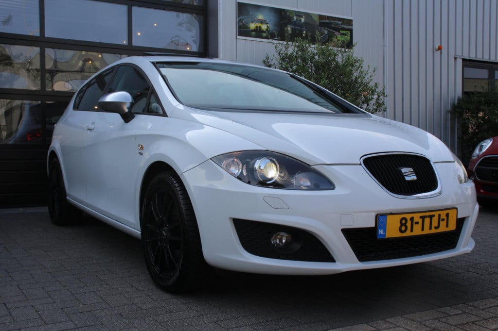 Seat Leon 1.2 tsi copa - leder - schuifkantel - trekhaak - xenon - pdc - na