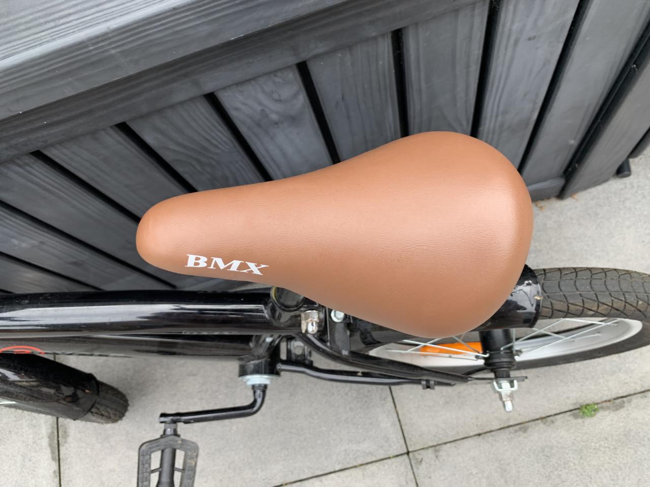 Zwarte stoere 2Cycle BMX Fun kinderfiets van 16 inch