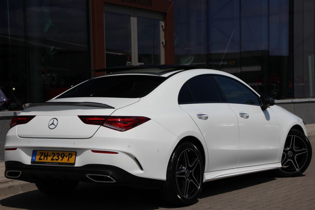 Mercedes-Benz Cla 180 amg | night pakket | pano | sfeerverlichting | camera