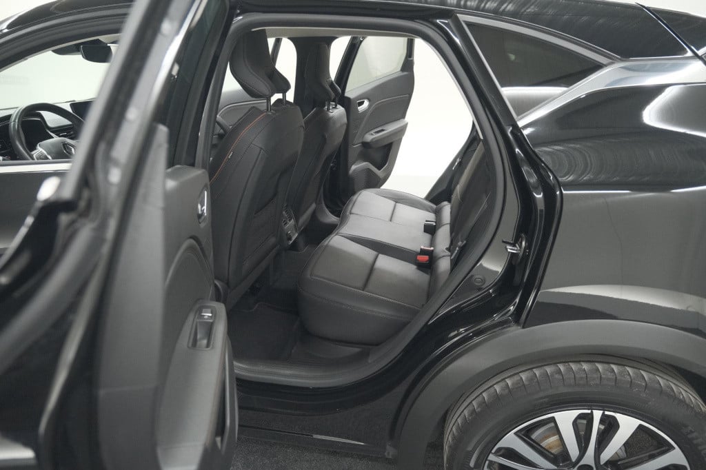 Renault Captur tce 130 edc initiale paris | trekhaak | adaptieve cruise con