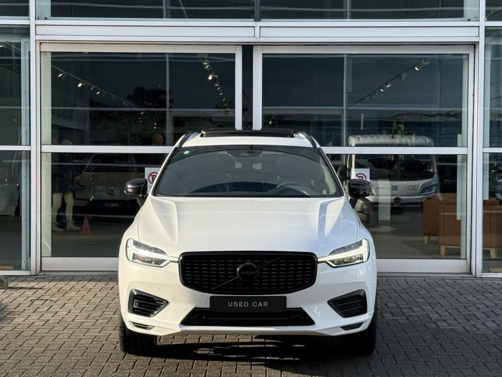 Volvo XC60 t8 390pk recharge r-design| panodak| luchtvering| trekhaak| came