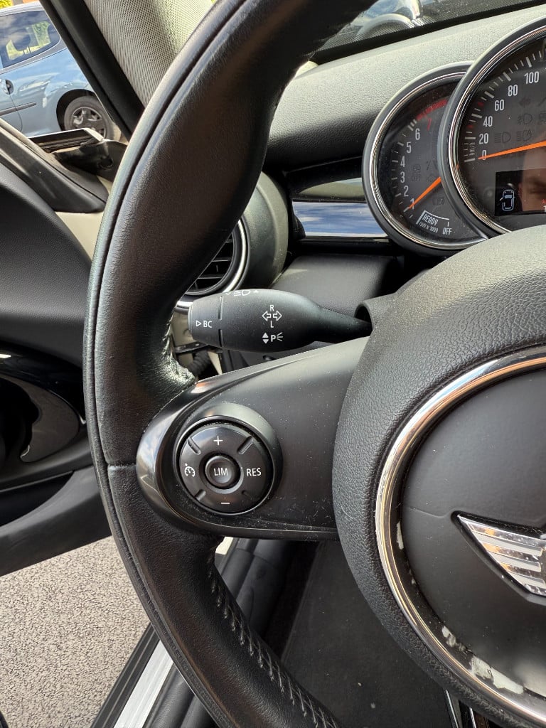 Mini Cooper 1.5 - chili - pano