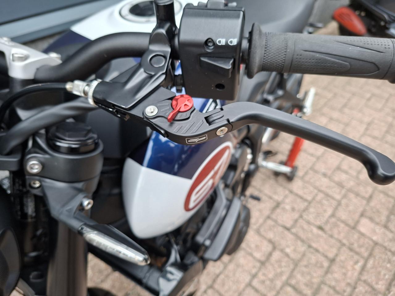 Triumph Trident 660 Triple Tribute ( Incl. Fabrieksgarantie )