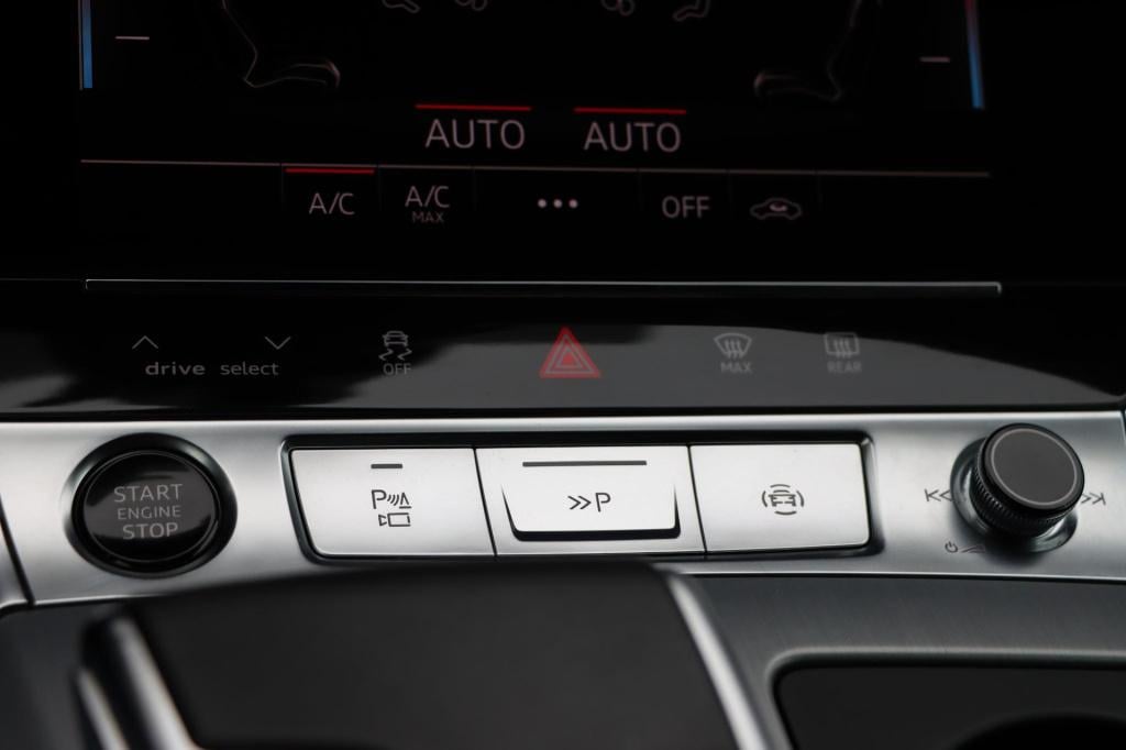 Audi A6 avant 55 tfsi e quattro s edition 367pk s-tronic