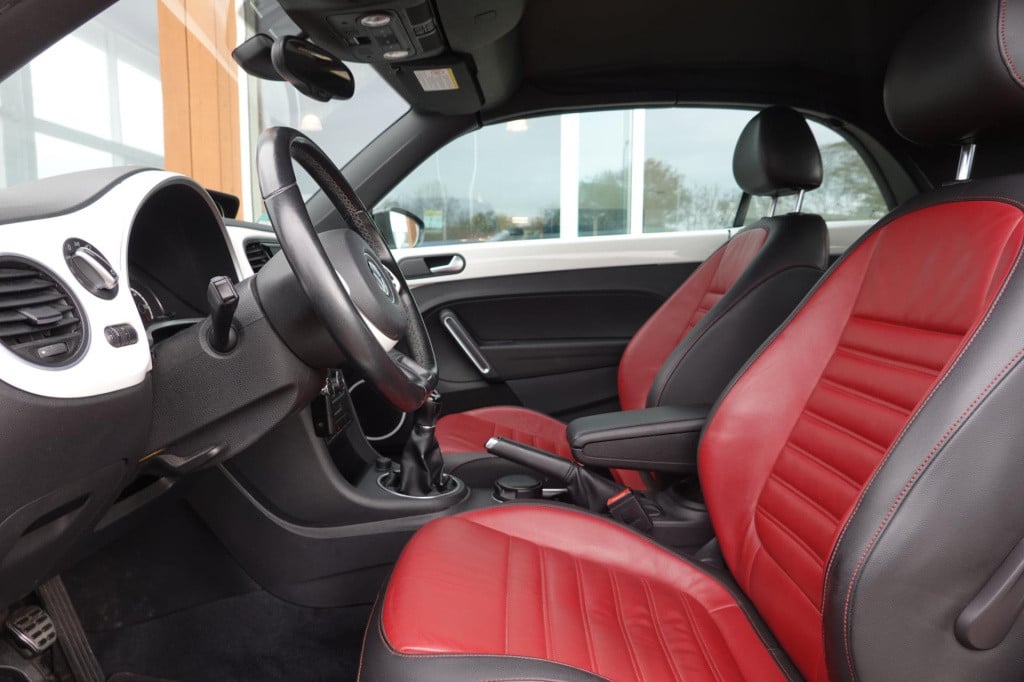 Volkswagen New Beetle cabriolet 1.4 tsi sport