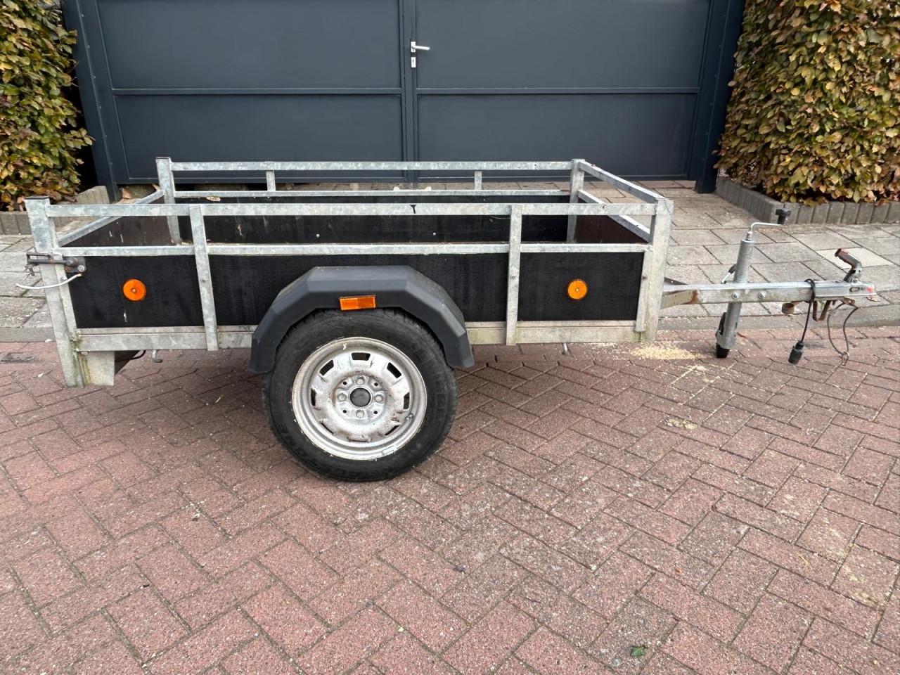 Leuke Aanhanger 1.75x1.00M t.z.t. platen te vervangen