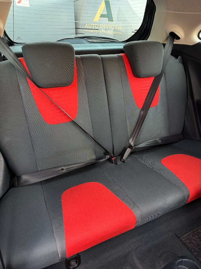 Ford KA 1.2 - titanium - airco