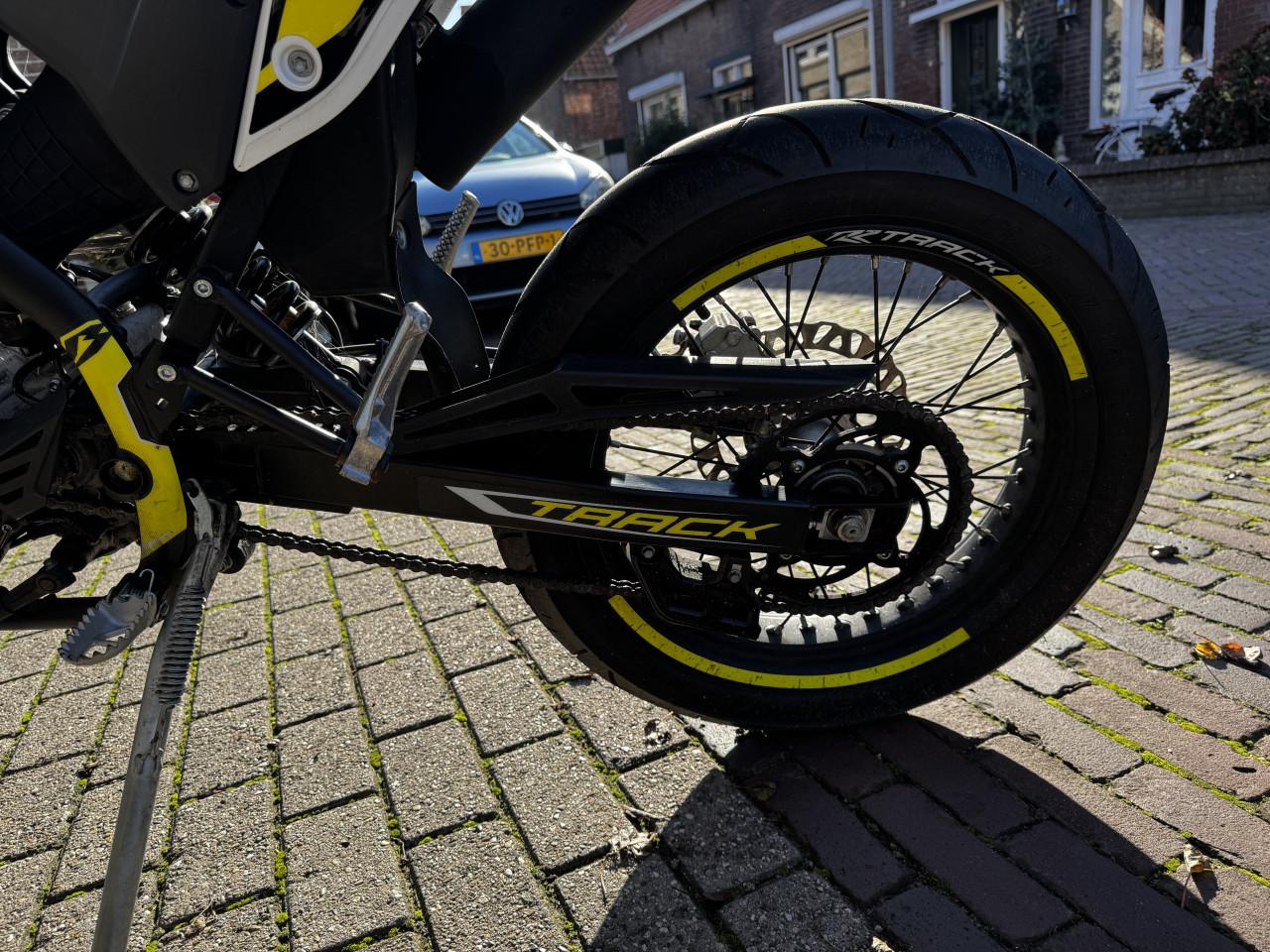 Beta RR50 track geel