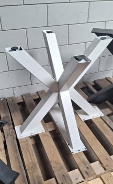 Onderstel eetkamertafel en salontafel wit