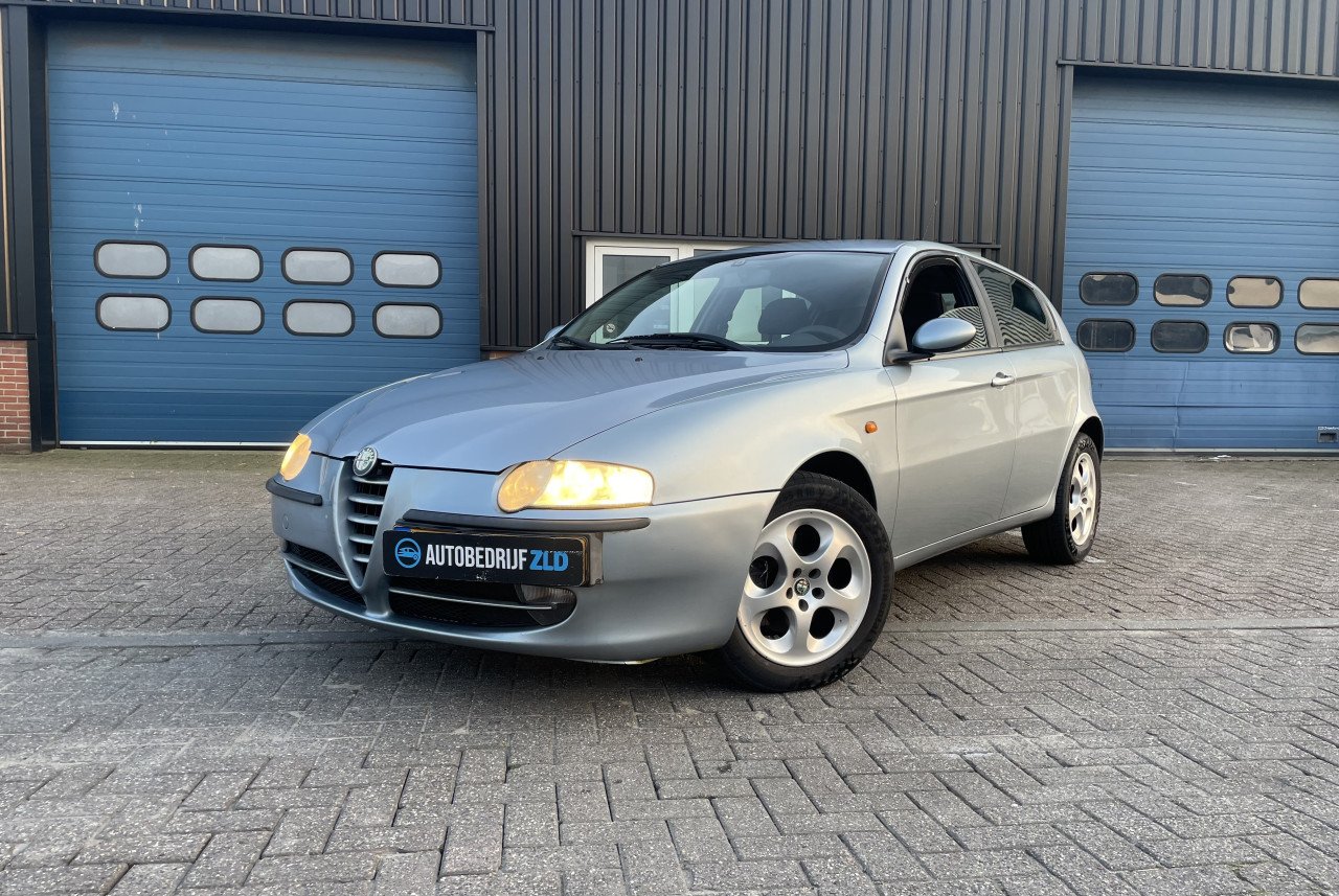 Alfa Romeo 147 1.6 T.Spark Ed. Sportiva//NAP/BOEKJES/APK/