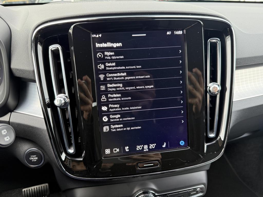 Volvo XC40 b4 197pk plus dark |adap.cruise| trekhaak | camera| elektrische