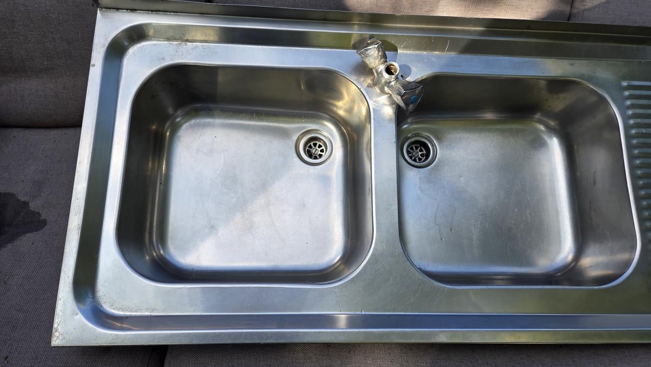 RVS spoelbak met twee bakken en afdruiprek 150X50cm