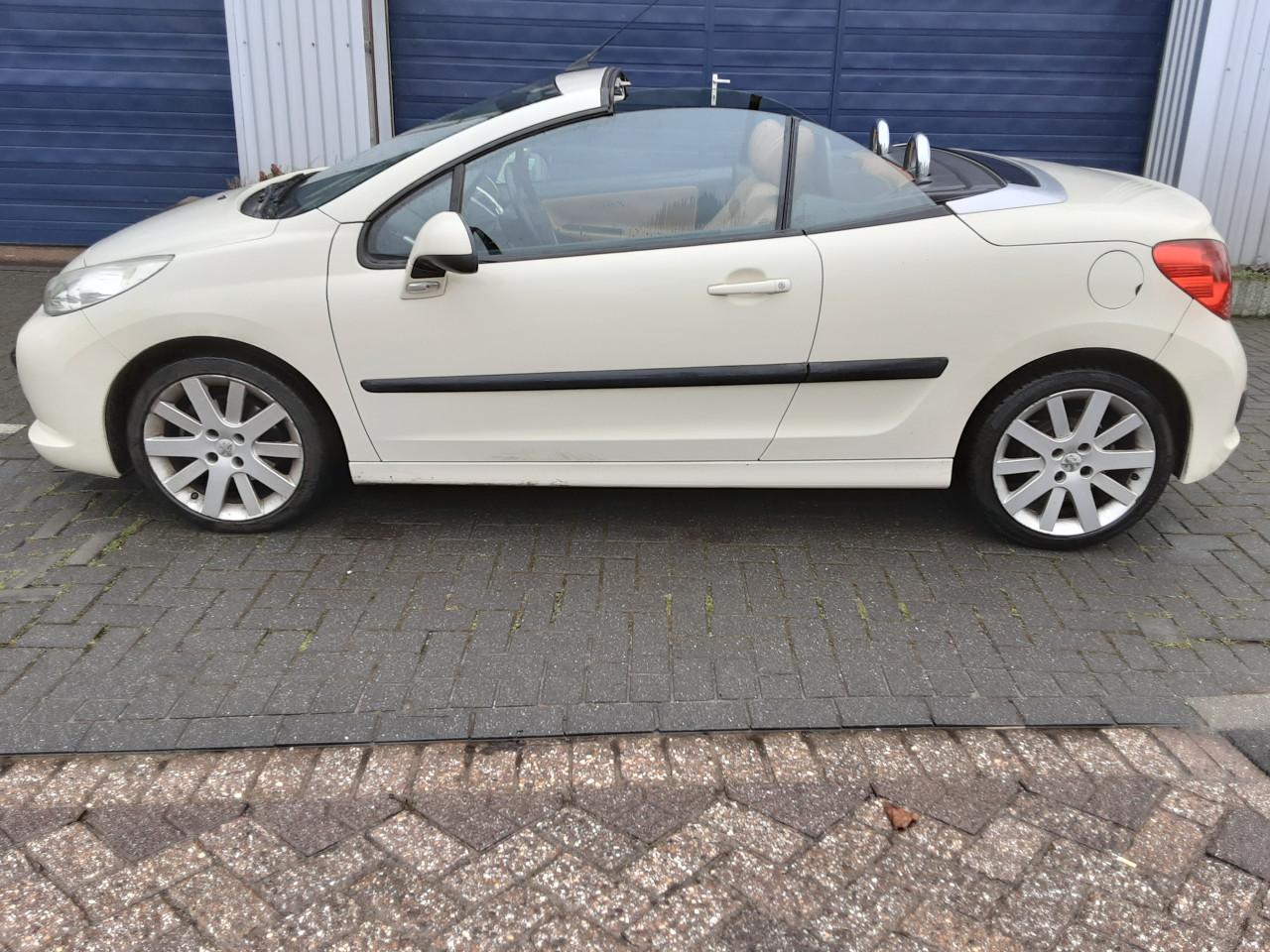 Peugeot 207 CC 1.6-16V T Sport