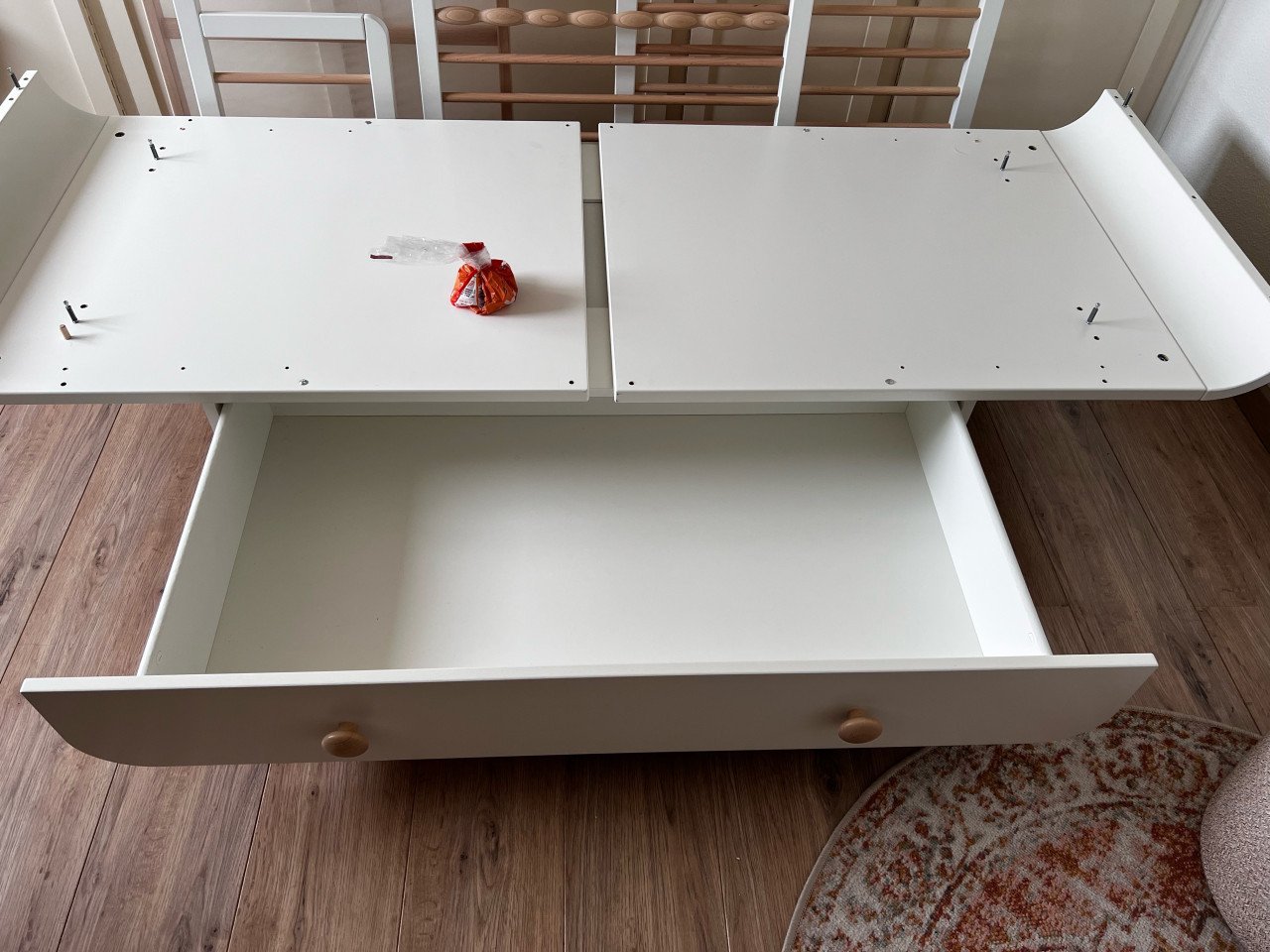 Babybedje + commode IKEA MYLLRA