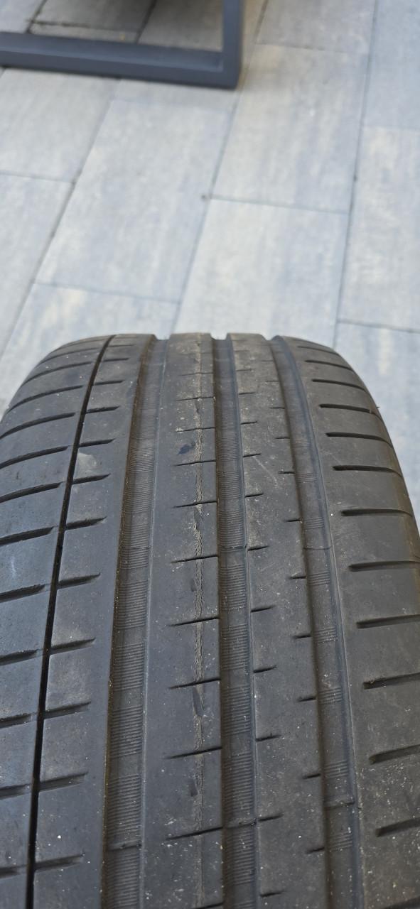 2 Vredestein zomerbanden 235/45R18