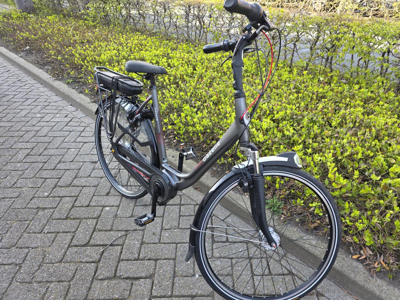 Schitterende Gazelle Deauville met middenmotor en 481wh accu