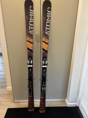Atomic ski’s 171cm