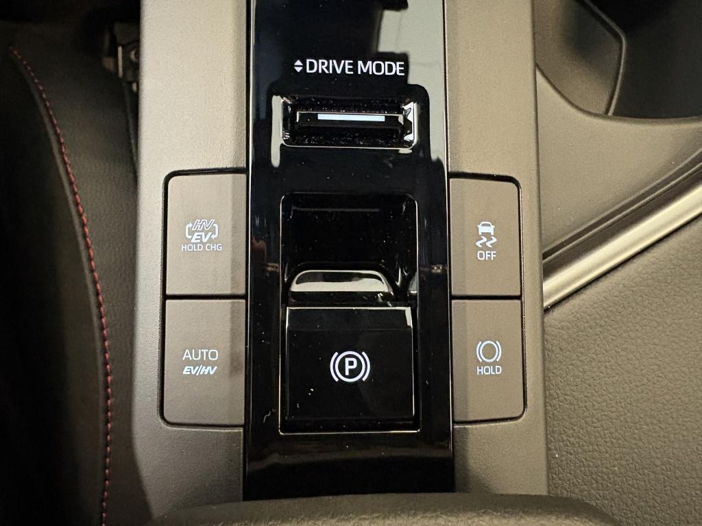 Toyota C-hr plug-in hybrid 220 black edition gr sport