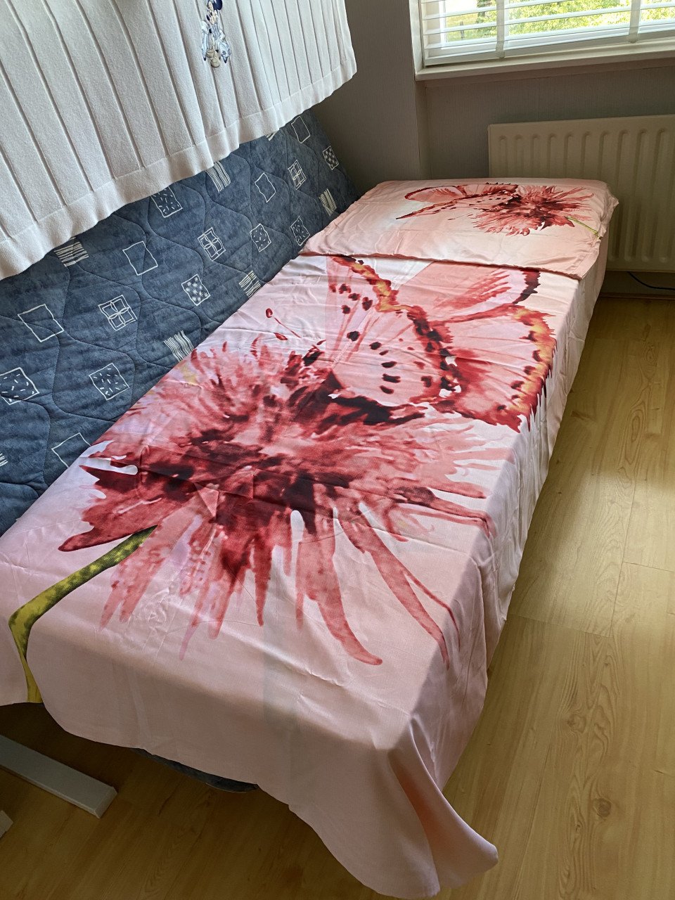 Gratis Goede matras, gebroken wit met polyester dekbedhoes