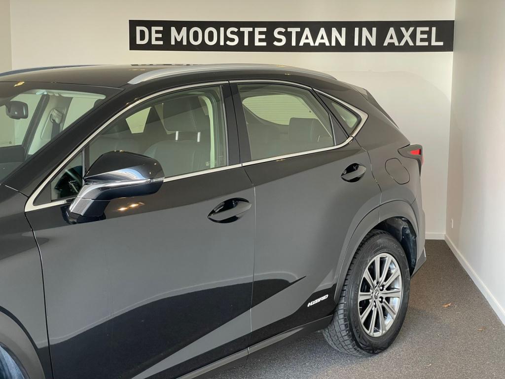 Lexus Nx 300h awd business line