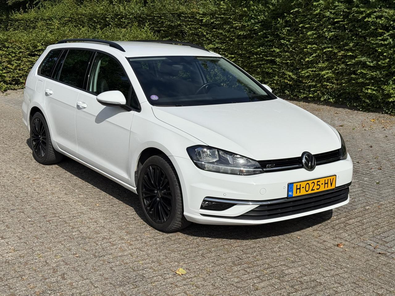 Volkswagen Golf - 1.0 TSI Highline Trekhaak