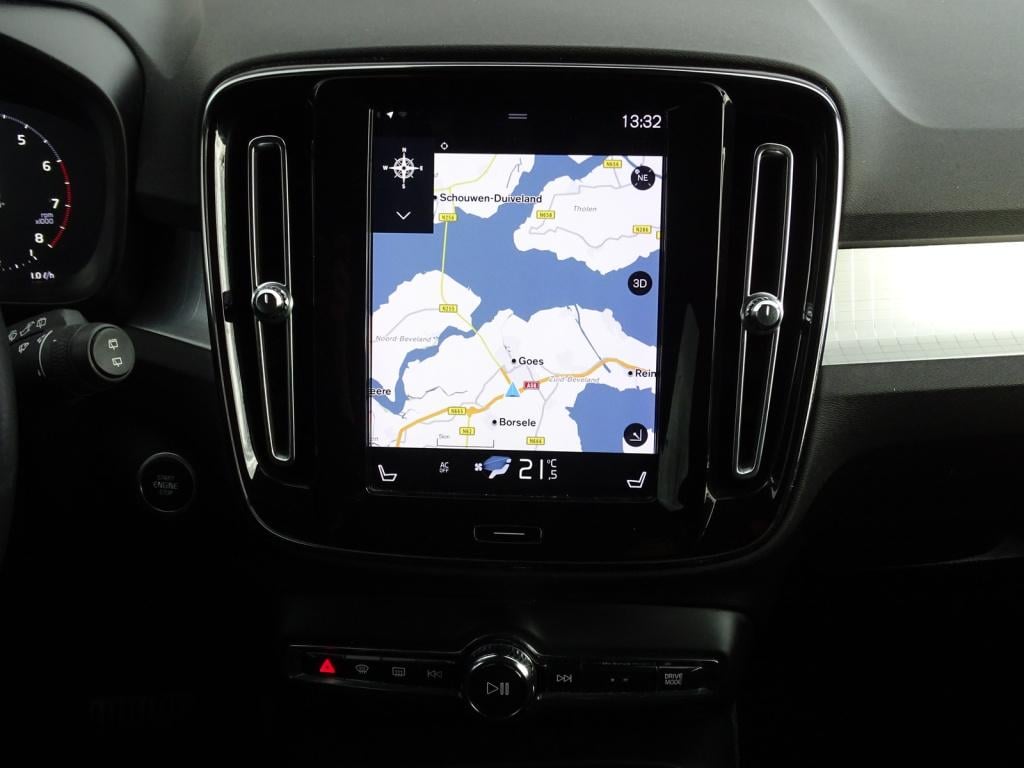 Volvo XC40 2.0 t4 momentum