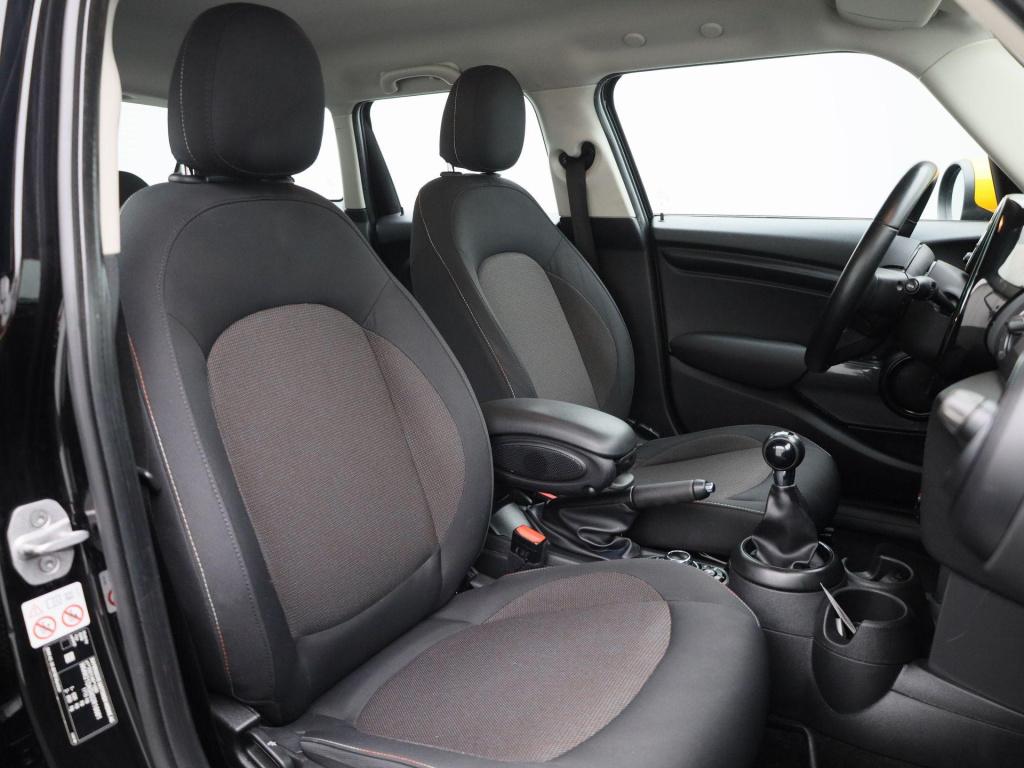 Mini 5-deurs 1.5 one essential | navigatie | lmv | parkeer sensoren | clima
