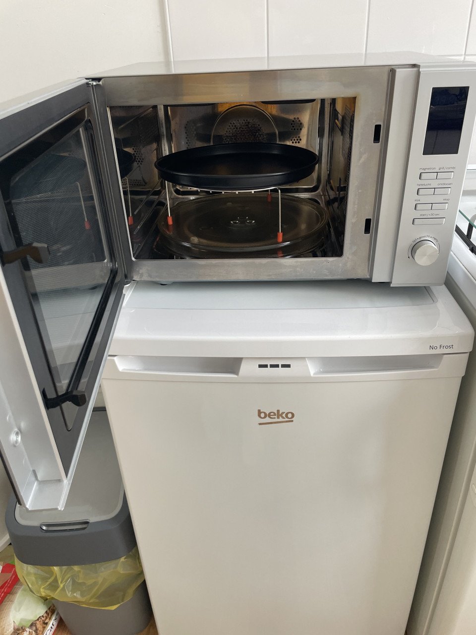Tafelmodel vriezer Beko+oven combi magnetron
