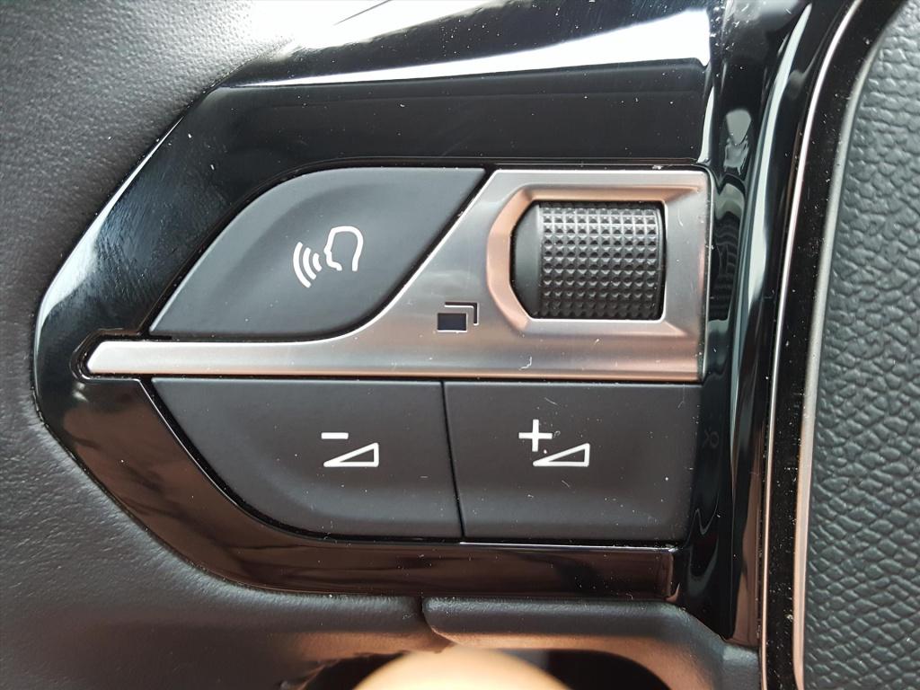 Peugeot E-2008 ev 50kwh 136pk 3-fase active apple carplay & android auto | 