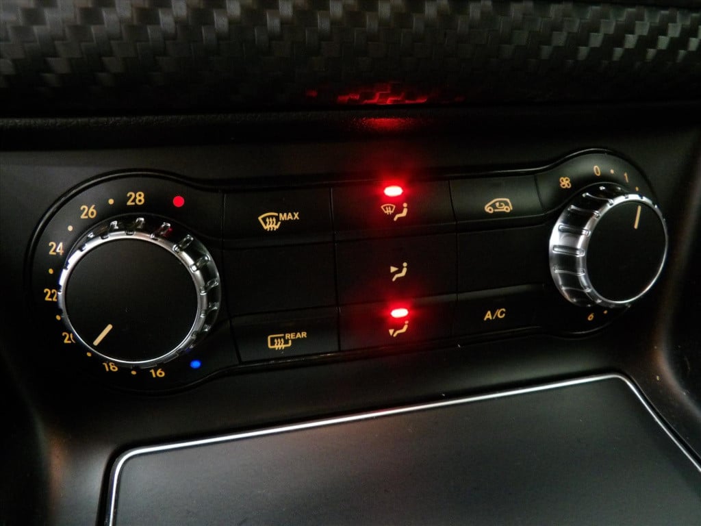 Mercedes-Benz A-Klasse a180 122pk 7g-dct business solution amg