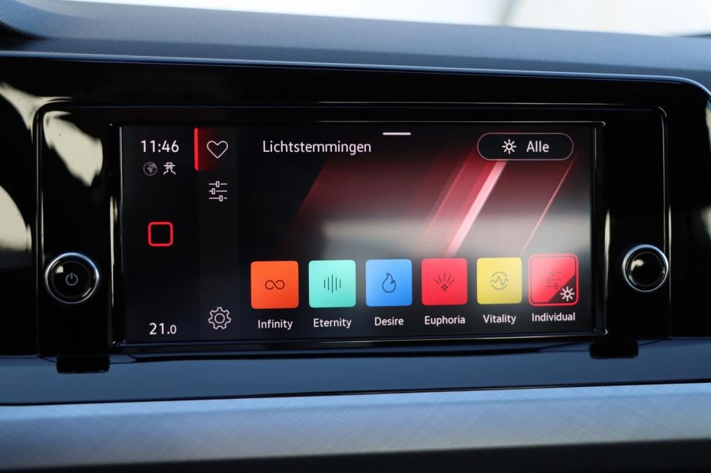 Volkswagen Golf 1.0 tsi life 110pk l panoramadak