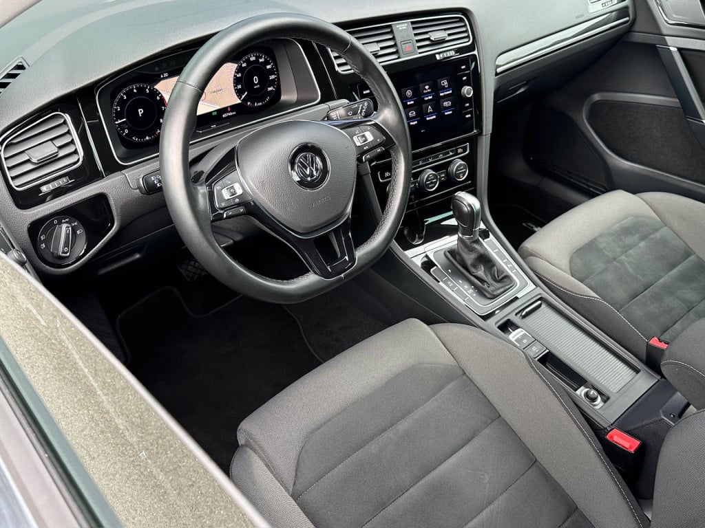 Volkswagen Golf 1.5 tsi 150pk dsg highline | camera | virtual cockpit | tre