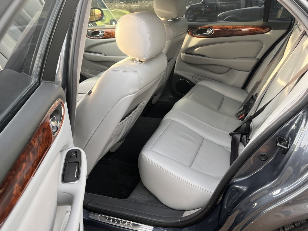 Jaguar Xj 3.0 v6 sport