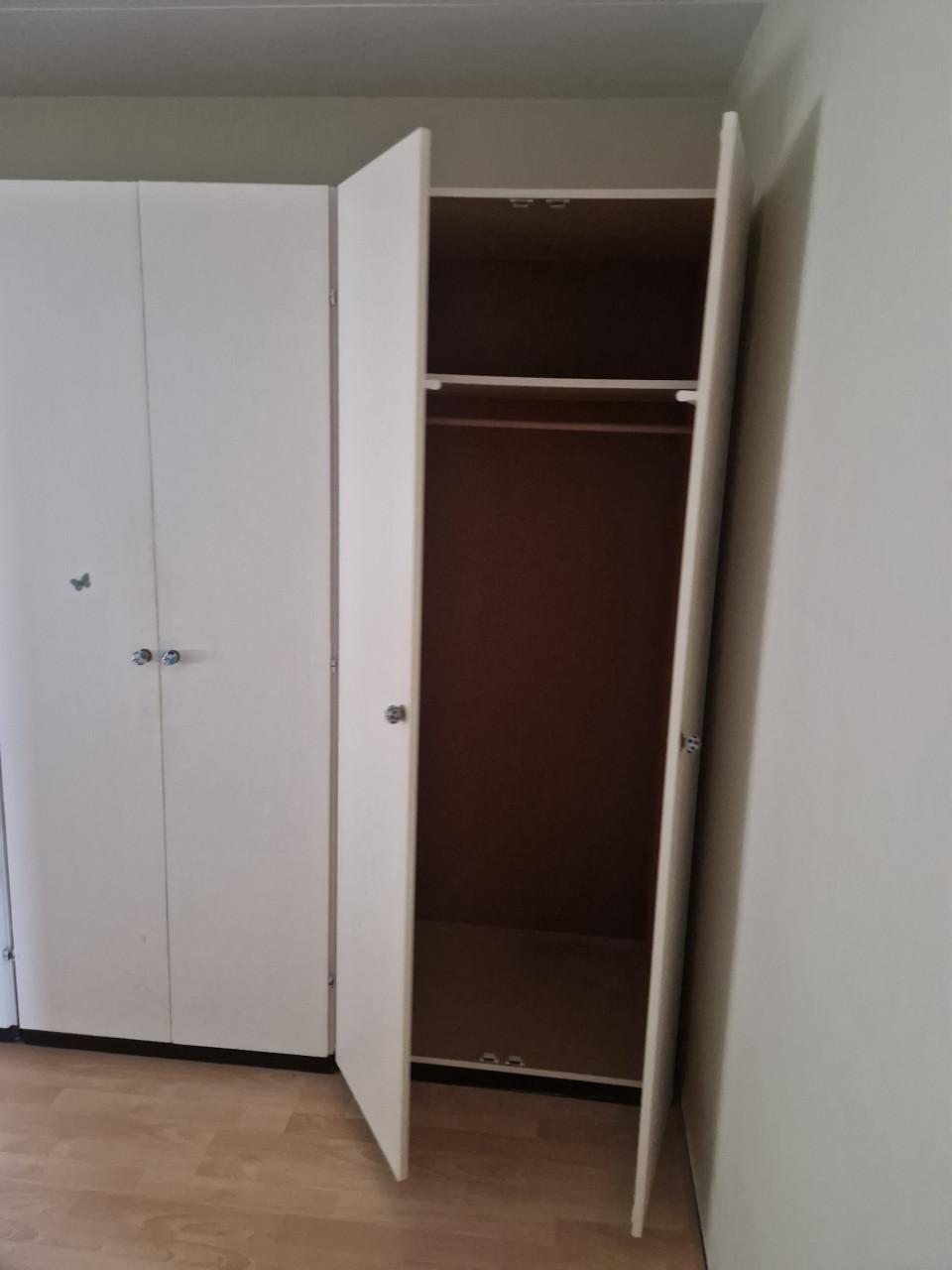 Gratis kasten, garage, kleding,schuur.