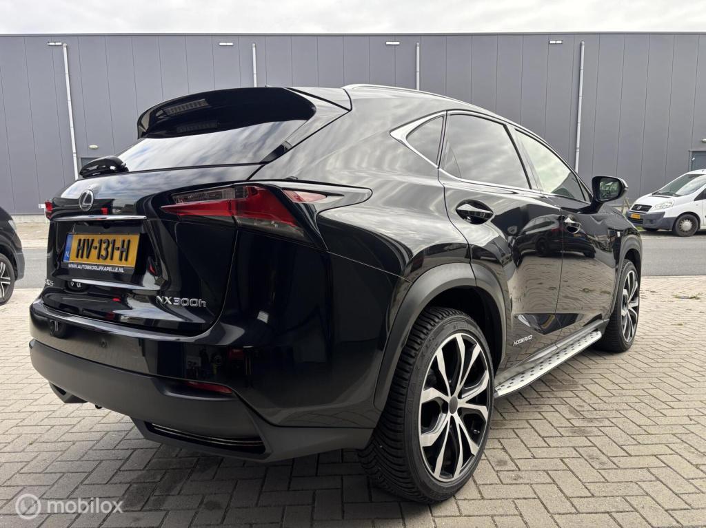 Lexus Nx 300h awd 25th edition