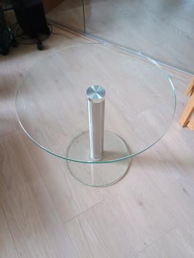Te koop: glazen bijzettafel