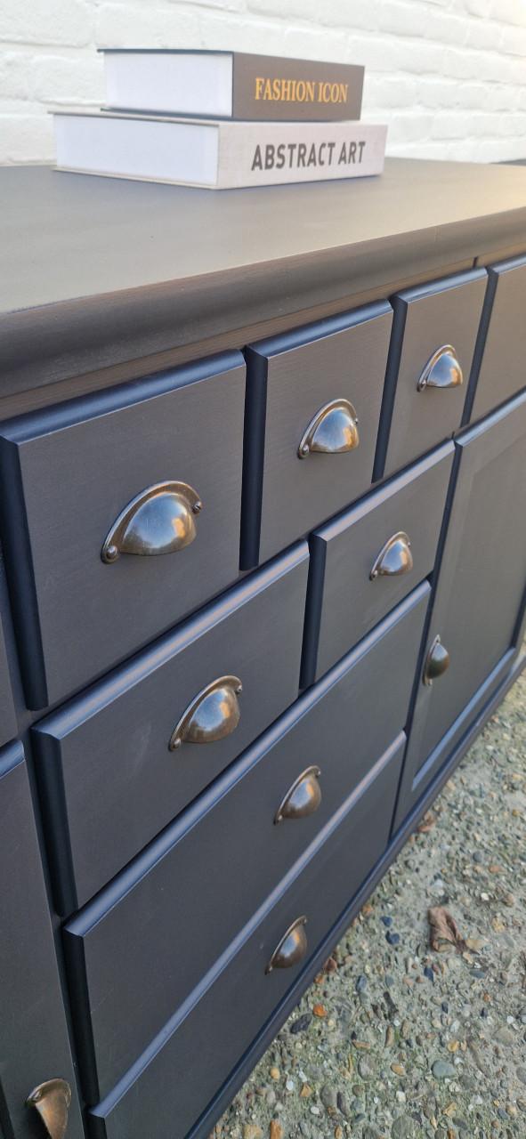 Mooi mat zwart houten dressoir/tv meubel