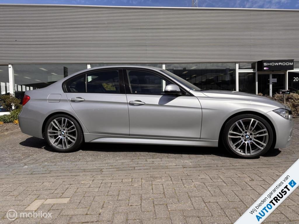 BMW 3-serie 320i m-pakket performance head up leer