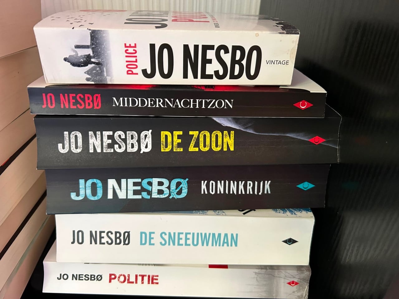 Grote verzameling thrillers (>1.000 st) incl 8 boekenkasten