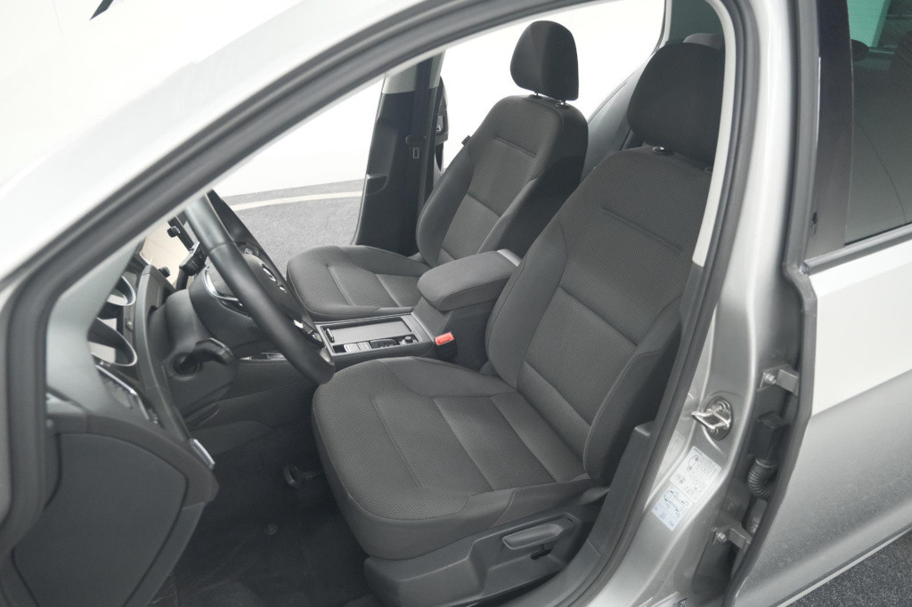 Volkswagen Golf 1.0 tsi 110pk highline | adaptieve cruise control | apple c