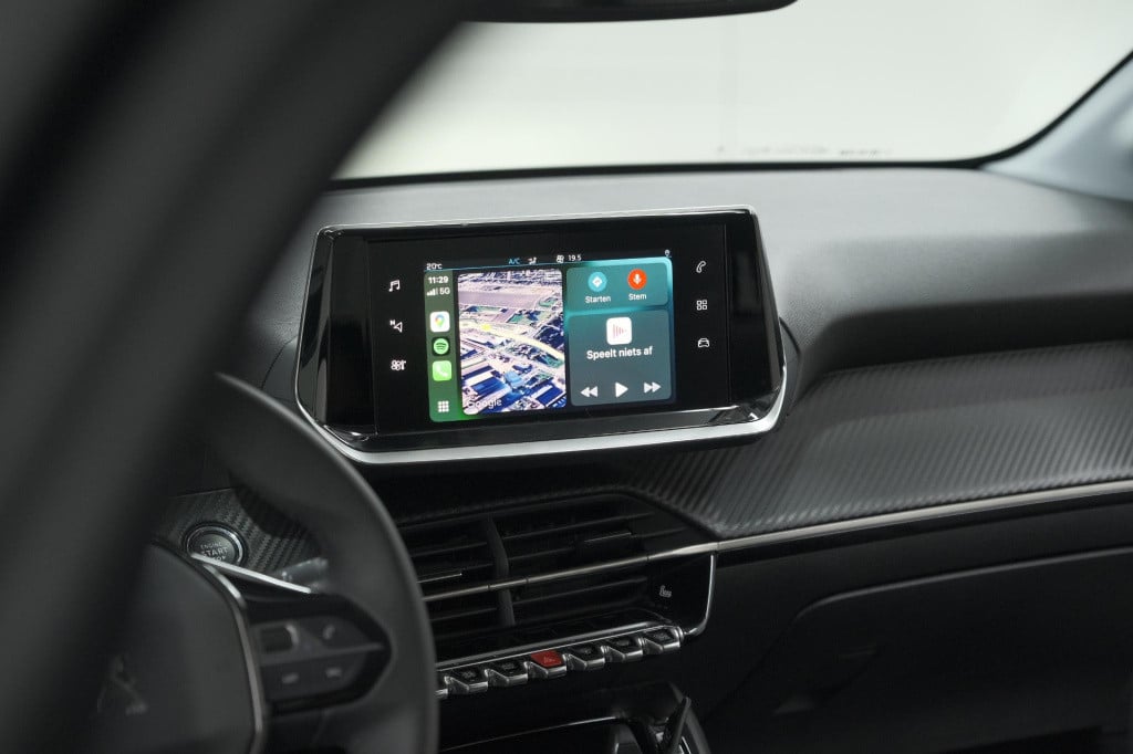 Peugeot 208 puretech 100 allure pack | camera | apple carplay | stoelverwar