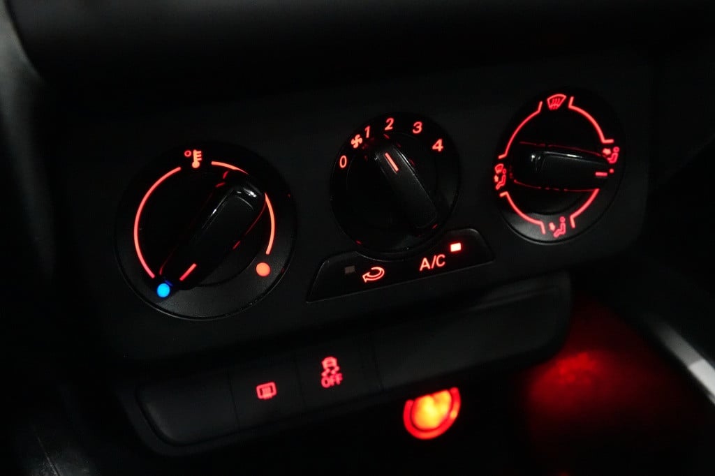 Audi A1 Sportback 1.0 tfsi | airco | pdc | 17" |