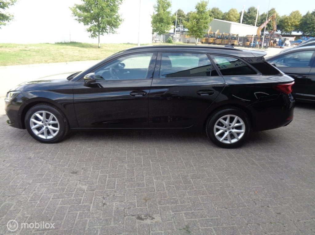 Seat Leon Sportstourer 1.5 tsi style business/airco/lm velgen/carplay/pdc/c