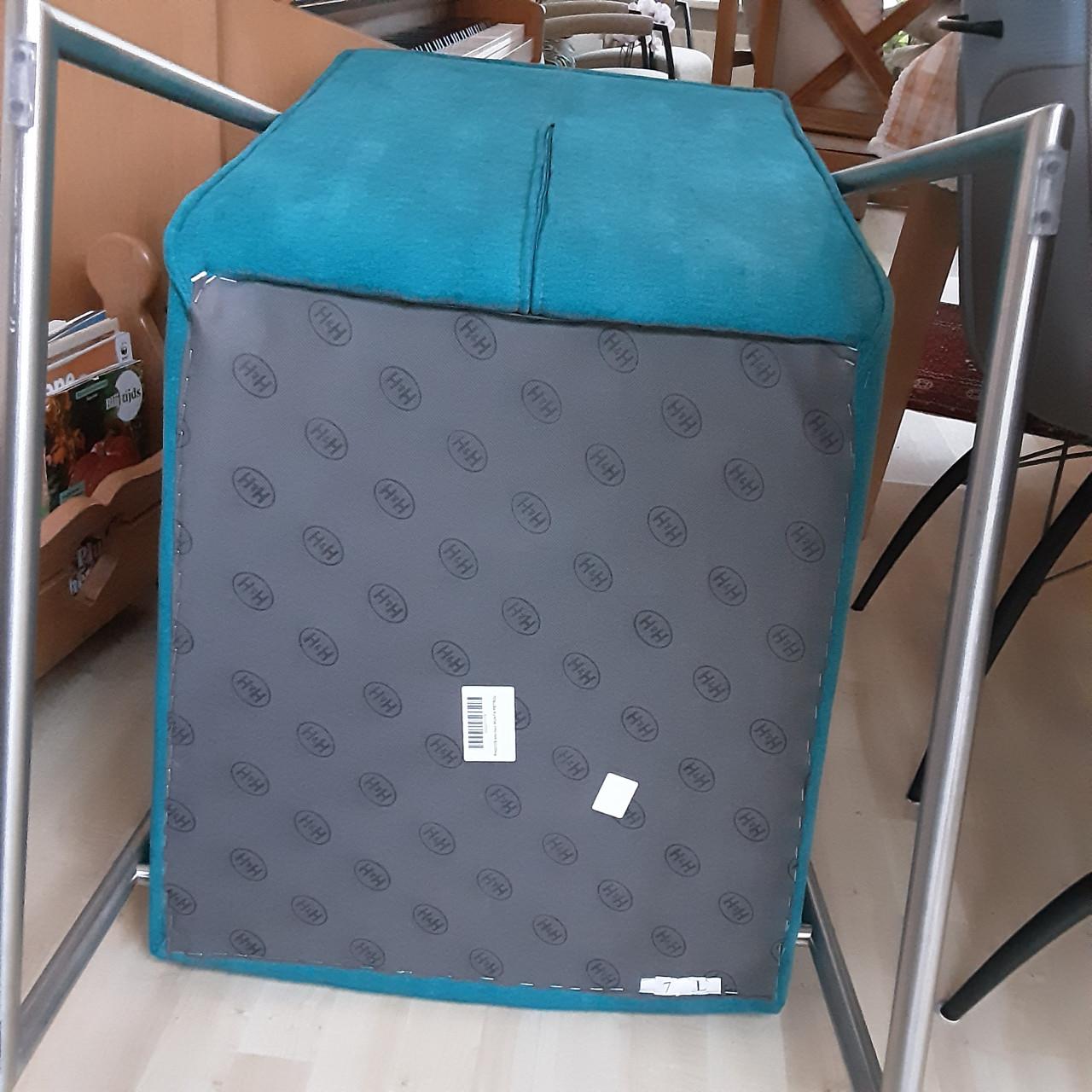 Mooie Fauteuil met stalen frame.
