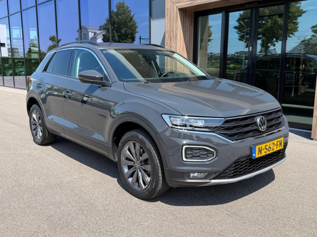 Volkswagen T-roc 1.5 tsi 150pk dsg style | camera | trekhaak | navi | carpl