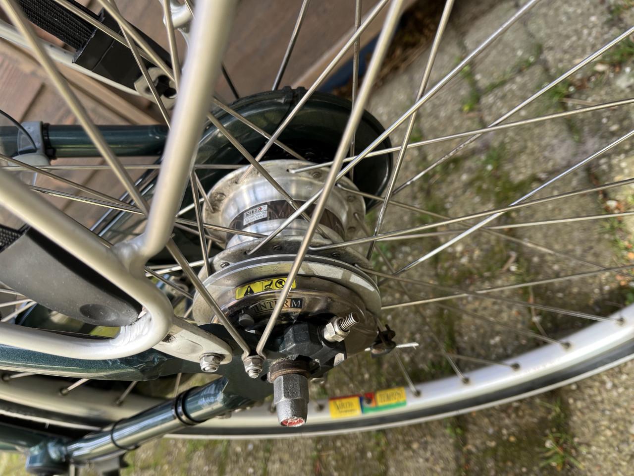 Dames fiets Gazelle met versnel, trommelremmen, verlichting enz.