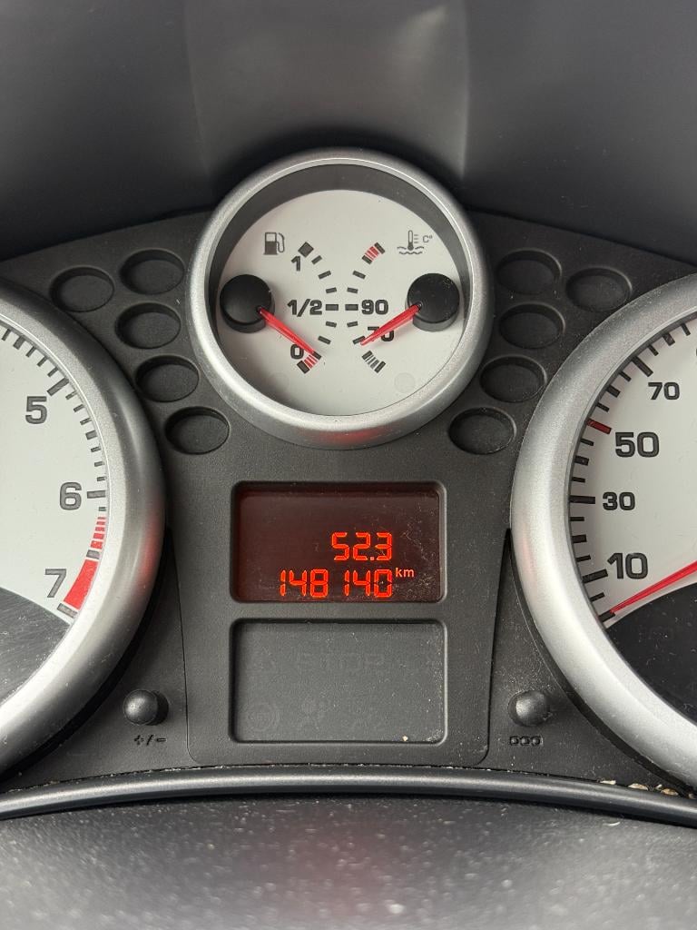 Peugeot 207 1.4 look - airco - nieuwe koppeling